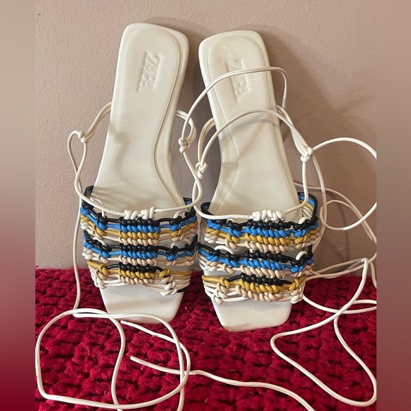 Zara Lace up Woven Sandals 35 (bigger than ordinary size- fits 9in length foot) - Picture 2 of 5
